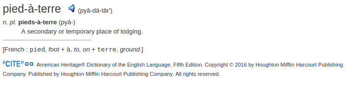 definition pied a terre